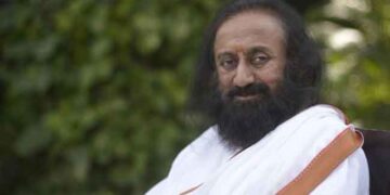 ‘कोरोना वायरस प्राकृतिक नहीं, जैविक युद्ध की साजिश’ श्री श्री रविशंकर का अहम बयान