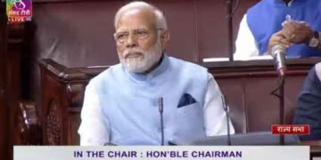 बोतलों से बनी जैकेट पहनकर संसद पहुंचे पीएम मोदी, सैनिकों की वर्दी भी होगी तैयार