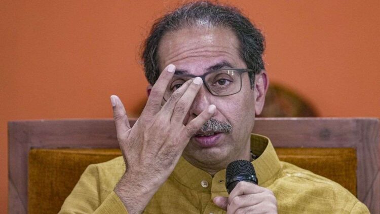 ‘तीर-कमान’ के बाद उद्धव गंवाएंगे ‘मशाल’? उठे सवाल, SC पहुंचेगा मामला