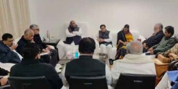 अडानी पर हिंडनबर्ग रिपोर्ट से संसद में हंगामा, 13 दल चर्चा पर अड़े