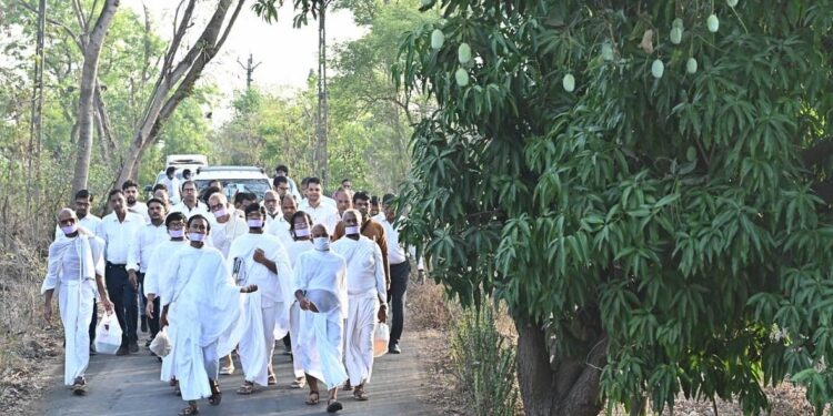 दमनगंगा के तट पर बसे वापी में ज्ञानगंगा प्रवाहित करने पहुंचे युगप्रधान आचार्यश्री महाश्रमण