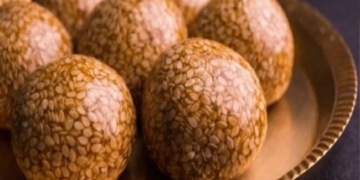 तिल-गुड़ के लड्डू