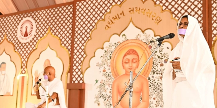 विषयों से चिपकता है आसक्त आदमी : शांतिदूत आचार्यश्री महाश्रमण