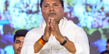 वेस्ट इंडिया पर बयान से कांग्रेस नेता का विवाद”