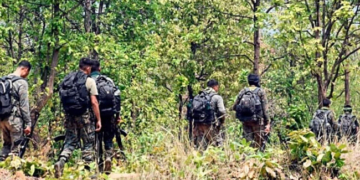 छत्तीसगढ़ में 1000 नक्सली घिरे, अब तक की सबसे बड़ी मुठभेड़