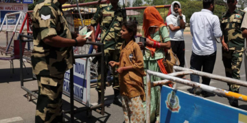 627 पाकिस्तानी सीमा पार, कई बोले- ‘गोली मार दो लेकिन भारत नहीं छोड़ना’