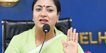 सिसोदिया को एसीबी समन, रेखा गुप्ता का प्रहार
