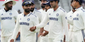 गेंदबाज़ी ढीली