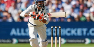 जडेजा ने धोनी-कपिल देव को पछाड़ा, इंग्लैंड में सातवें नंबर पर सर्वाधिक रन