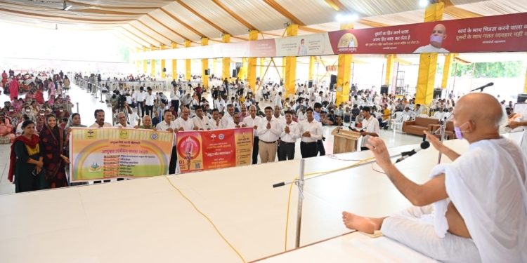 महातपस्वी महाश्रमण के दर्शन को पहुंचे गुजरात के मुख्यमंत्री श्री भूपेन्द्र पटेल