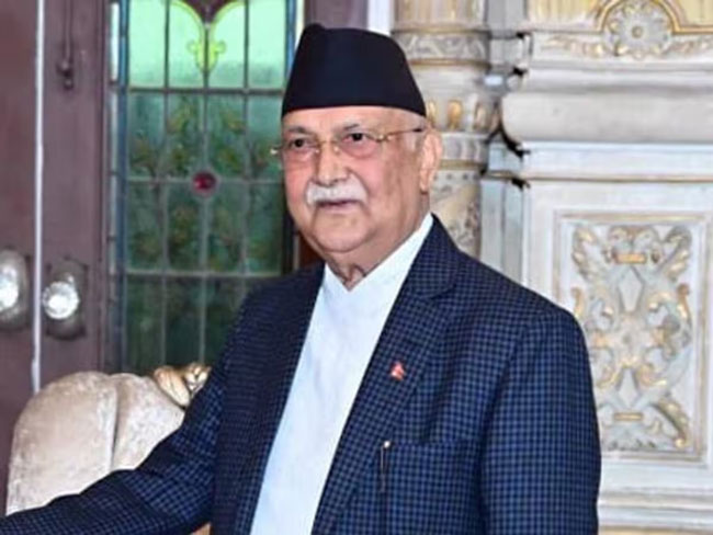 नेपाल में सियासी भूचाल: पीएम ओली ने दिया इस्तीफ़ा, देश भर में हिंसक प्रदर्शन