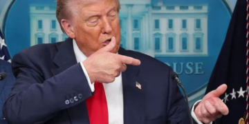 टैरिफ हटे तो डूब जाएगा अमेरिका: ट्रंप