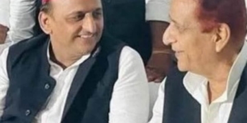 आजम से अखिलेश मिले तो भर आईं आंखें, हाथ मिलाया, एक कार से दोनों घर पहुंचे