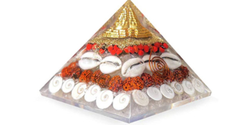 घर में पिरामिड रखें, दूर होगी नकारात्मक ऊर्जा और बढ़ेगी खुशहाली