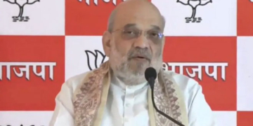 मौसम ने रोकी अमित शाह की रैलियों की रफ्तार, रनवे पर इंतजार के बाद किया वर्चुअल संबोधन