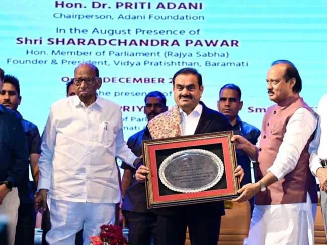 पवार–अडानी की तस्वीर और महाविकास अघाड़ी की मुश्किलें