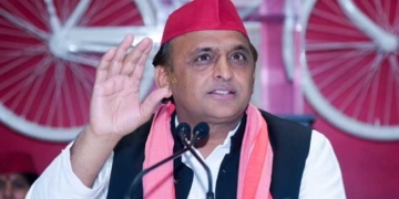 अखिलेश का नया फॉर्मूला: पहले पकड़, फिर टिकट