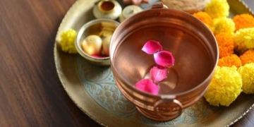 गंगाजल केवल जल नहीं: इसे रखने के शास्त्रीय नियम