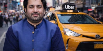 अमेरिका में टैक्सी चला रहे हैं पाकिस्तान नेशनल असेंबली के पूर्व डिप्टी स्पीकर कासिम खान सूरी