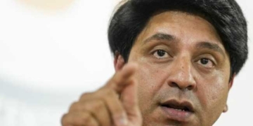 ‘मेरी मां पर जानबूझकर चलाई गई कार’—शहजाद पूनावाला का आरोप