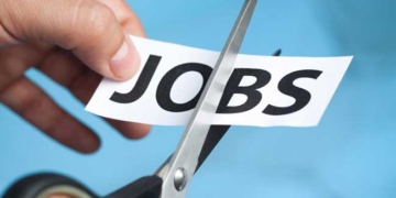 ओरेकल की अब तक की सबसे बड़ी छंटनी! 30 हजार नौकरियों पर खतरा