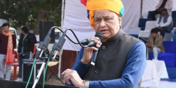 किरोड़ी लाल मीणा का सियासी हमला: राजनीति कॉमर्शियल हुई, सेवा गायब