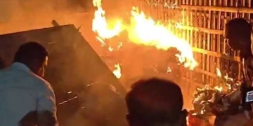 कर्नाटक: मस्जिद के बाहर शिवाजी जयंती जुलूस पर पत्थरबाजी, एसपी घायल; ठेलों में आग