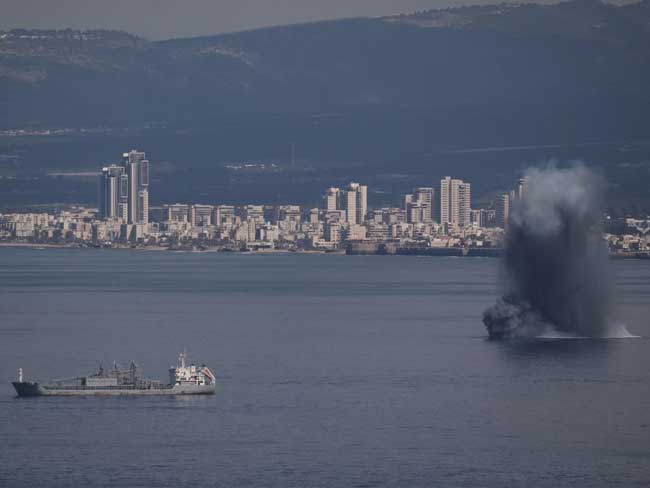 ईरान का आठ देशों पर हमला, दुबई की ऊंची इमारतें भी मिसाइलों से दहली