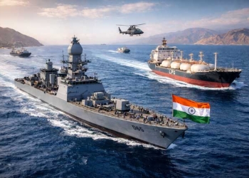 खाड़ी संकट के बीच भारतीय नौसेना का दम, होर्मुज से सुरक्षित निकले भारतीय टैंकर