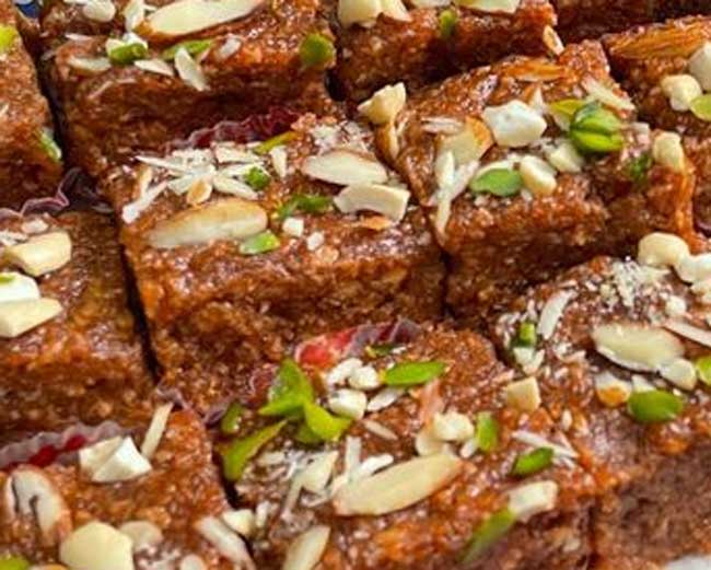 अंकुरित गेहूं से बनाएं दानेदार डोडा बर्फी