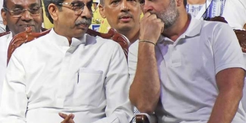 नेता प्रतिपक्ष की कुर्सी दांव पर, कांग्रेस ने उद्धव से की सीट छोड़ने की अपील