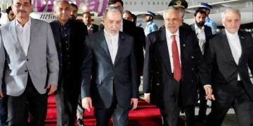 इस्लामाबाद में कूटनीतिक गतिरोध: ईरान के विदेश मंत्री बिना अमेरिका से मुलाकात लौटे