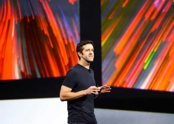 एप्पल इंक. की कमान अब जॉन टर्नस के हाथ