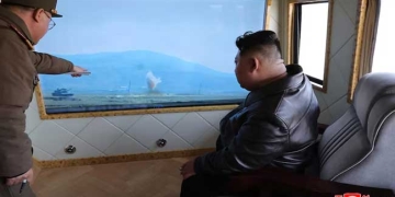 युद्धपोत से मिसाइल परीक्षण: उत्तर कोरिया ने बढ़ाई समुद्री मारक क्षमता