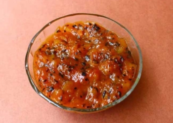 राजस्थानी आम की चटनी – स्वाद, परंपरा और मिट्टी की खुशबू का संगम