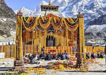 केदारनाथ धाम के कपाट खुले, हर-हर महादेव से गूंजा मंदिर परिसर
