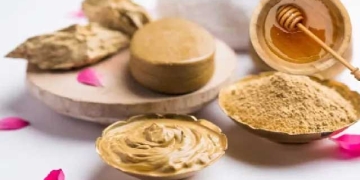 गर्मियों में ग्लोइंग स्किन चाहिए? मुल्तानी मिट्टी को बनाएं स्किनकेयर का हिस्सा