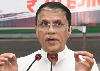 सुप्रीम कोर्ट पहुंचे पवन खेड़ा, असम सीएम की पत्नी से जुड़े केस में नई कानूनी जंग