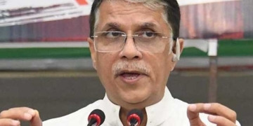 सुप्रीम कोर्ट पहुंचे पवन खेड़ा, असम सीएम की पत्नी से जुड़े केस में नई कानूनी जंग