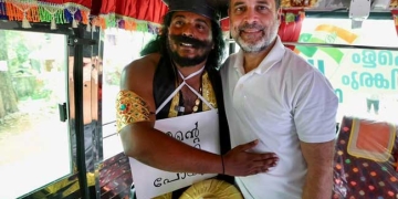 यमराज भी हैरान! राहुल गांधी केरल में बस यात्रा में कर रहे प्रचार