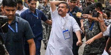 भवानीपुर में मतदान के दौरान राजनीतिक तनातनी, शुभेंदु अधिकारी और टीएमसी समर्थकों में नारेबाजी