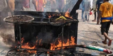 सीतामढ़ी में 11 वर्षीय बच्ची से दरिंदगी, भड़की हिंसा और आगजनी