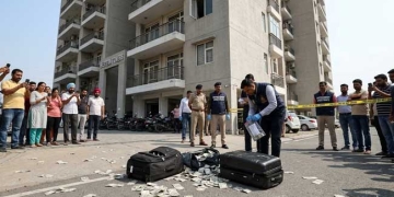 पंजाब में ईडी की बड़ी कार्रवाई: नकदी से भरे बैग बरामद, कई ठिकानों पर छापेमारी जारी
