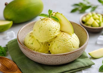 कच्चे आम की खट्टी-मीठी आइसक्रीम: गर्मियों का सबसे ठंडा स्वाद