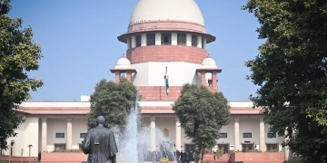 IAS के बच्चों को क्यों मिले आरक्षण? SC के बयान से छिड़ी बहस; क्या कहता है नियम