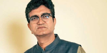 प्रसून जोशी बने प्रसार भारती के चेयरमैन