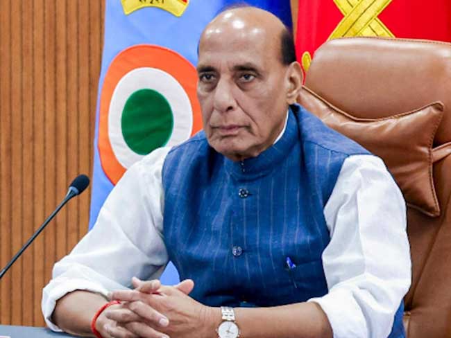 पश्चिम एशिया संकट पर सरकार सतर्क, राजनाथ सिंह ने की उच्च स्तरीय बैठक