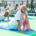 कोलकाता में भव्य आयोजन, हजारों लोगों के बीच पीएम मोदी ने किया योग