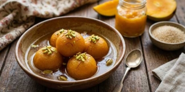 आम के स्वाद से भरपूर मैंगो गुलाब जामुन