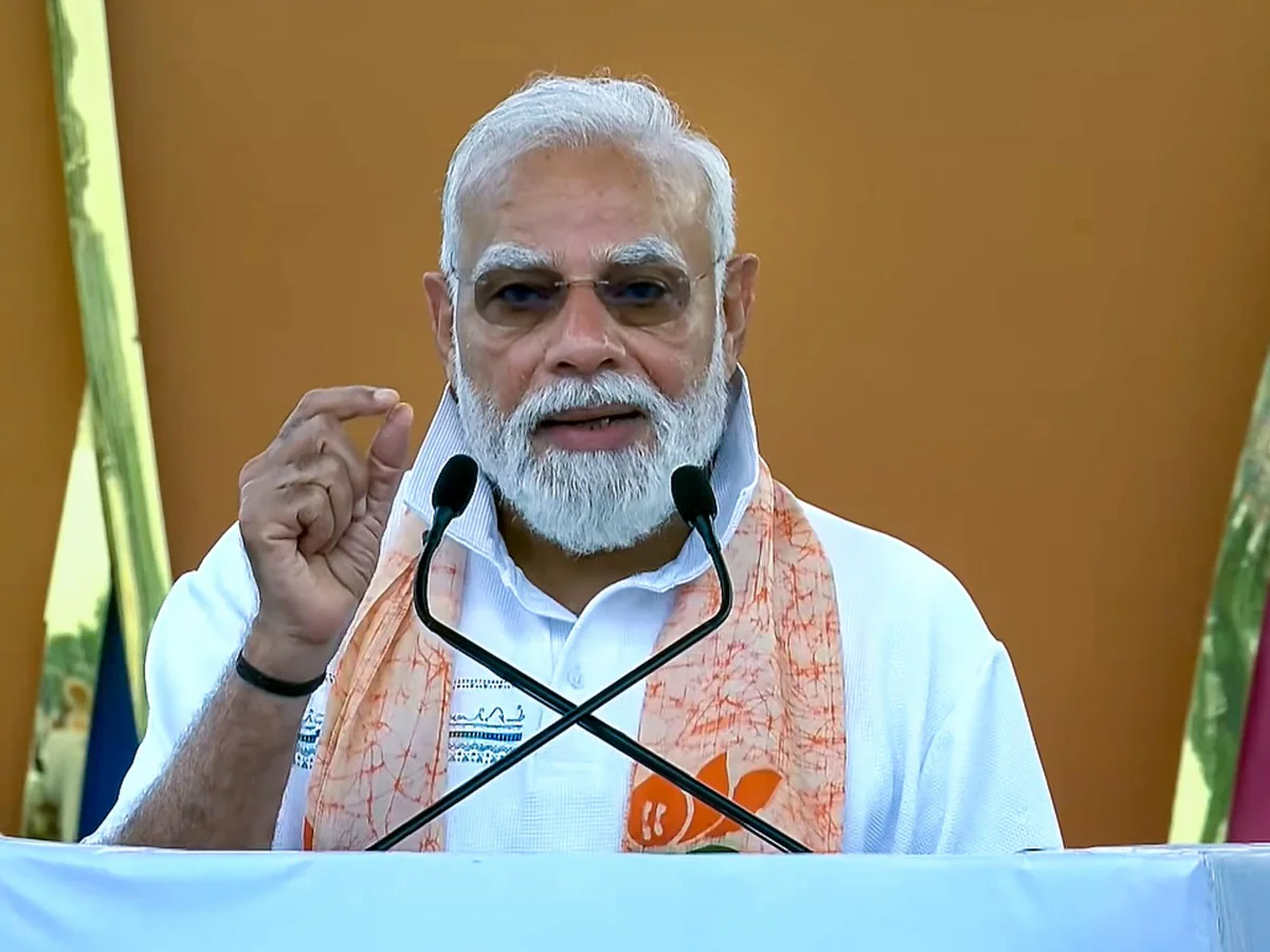 बंगाल को पाकिस्तान में मिलाने की थी साजिश, कांग्रेस पर जमकर बरसे पीएम मोदी